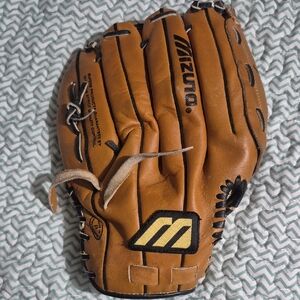 Mizuno Tan Leather Baseball Glove